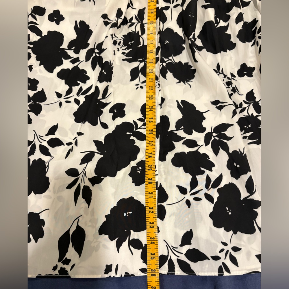 Tahari Floral Long Skirt with Pockets - Picture 4 of 7
